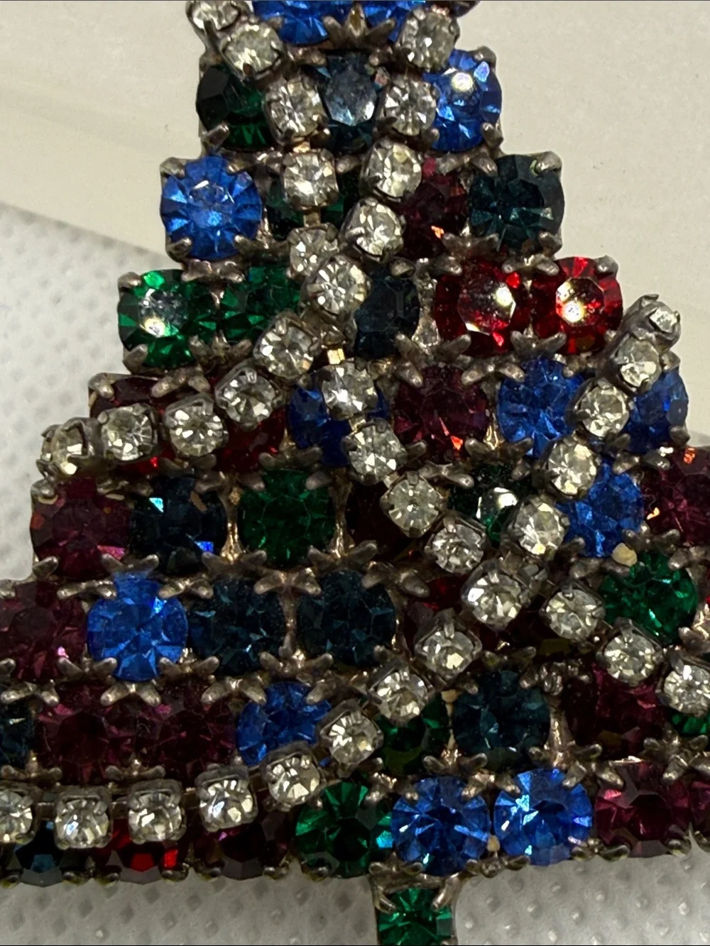 Vintage special rhinestone Christmas Tree Brooch Pin Sparkling Holiday Jewelry